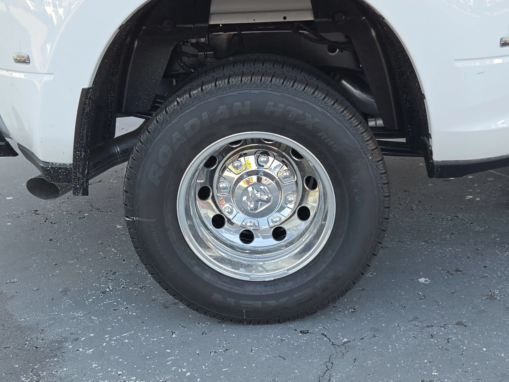 New 2026 Bright White Clearcoat Ram Laramie image 16