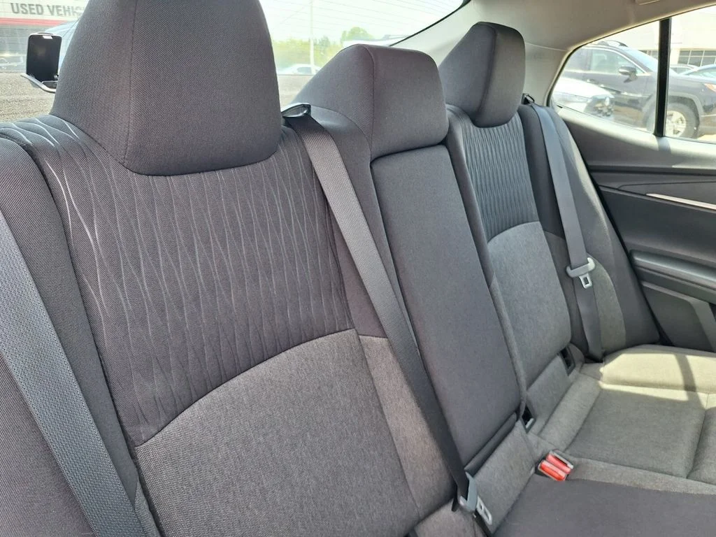 2025 Toyota Camry LE - Photo 27