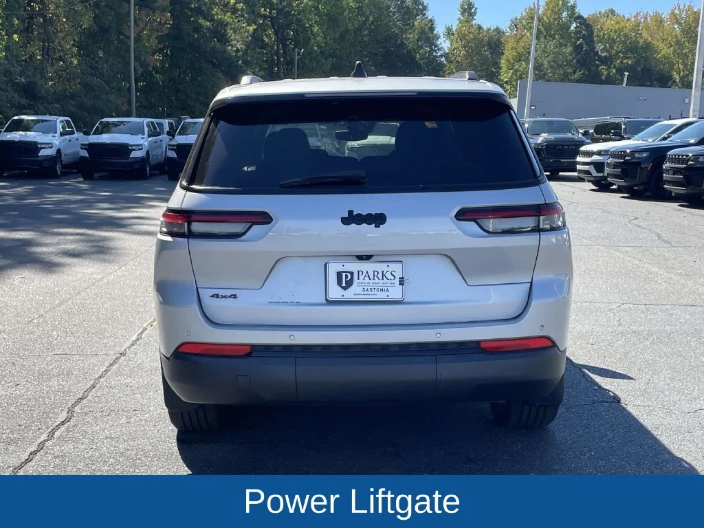 Used 2024 Silver Jeep Altitude X image 8