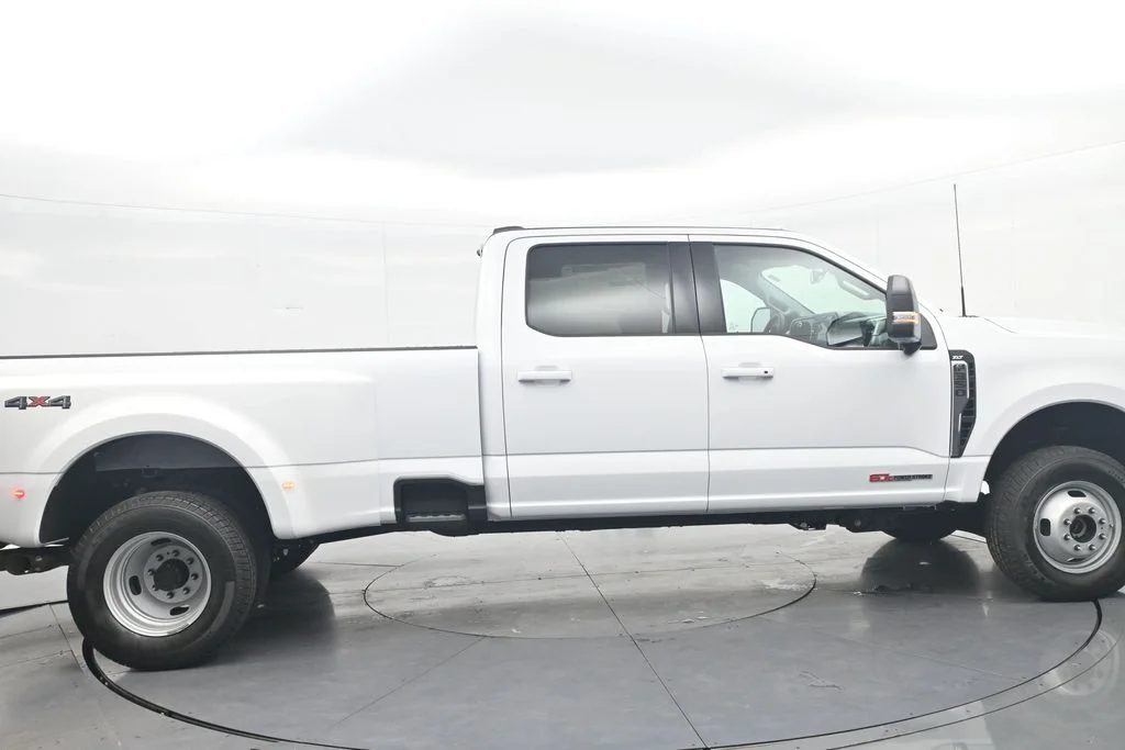 New 2026 Oxford White Ford F-350® XLT image 6