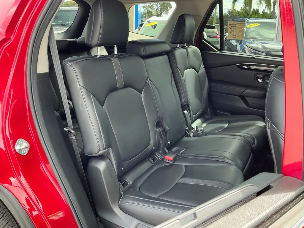 Used 2024 Red Honda EX-L image 17