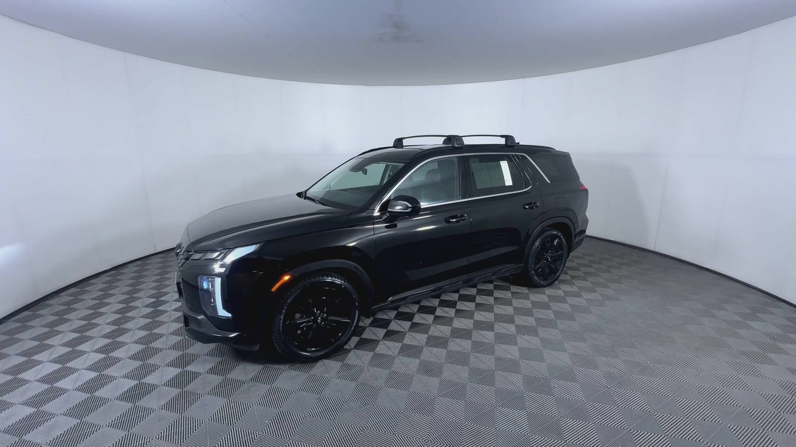 Used 2025 Abyss Black Pearl Hyundai XRT image 4