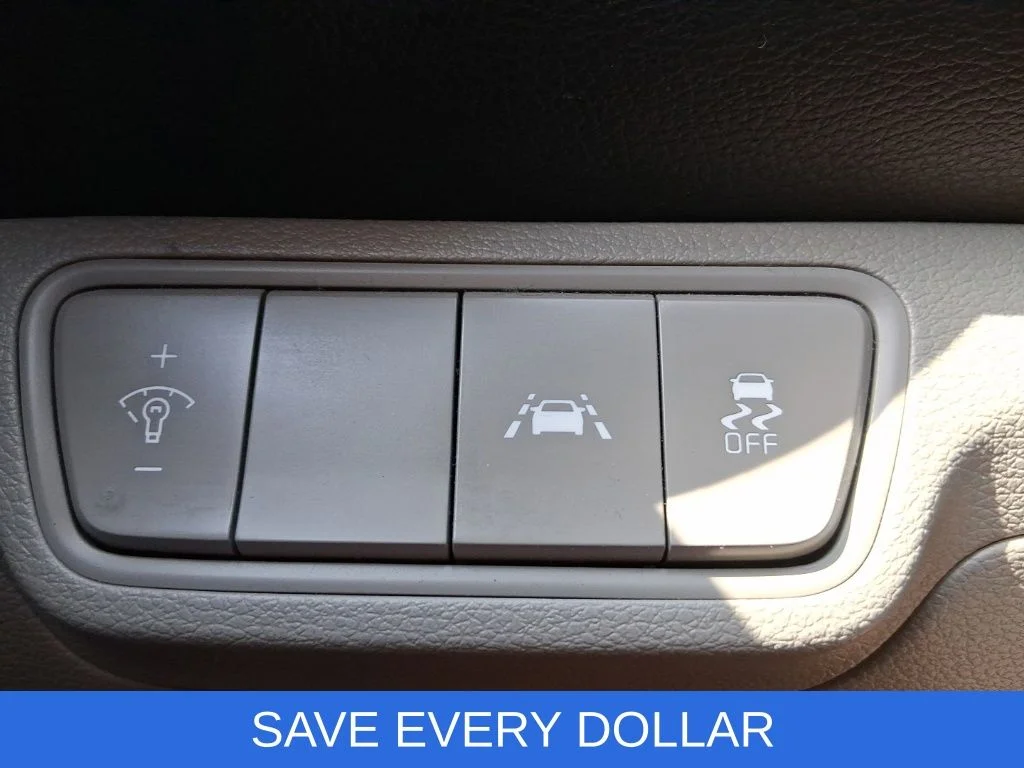 Used 2021 Black Kia LXS image 11