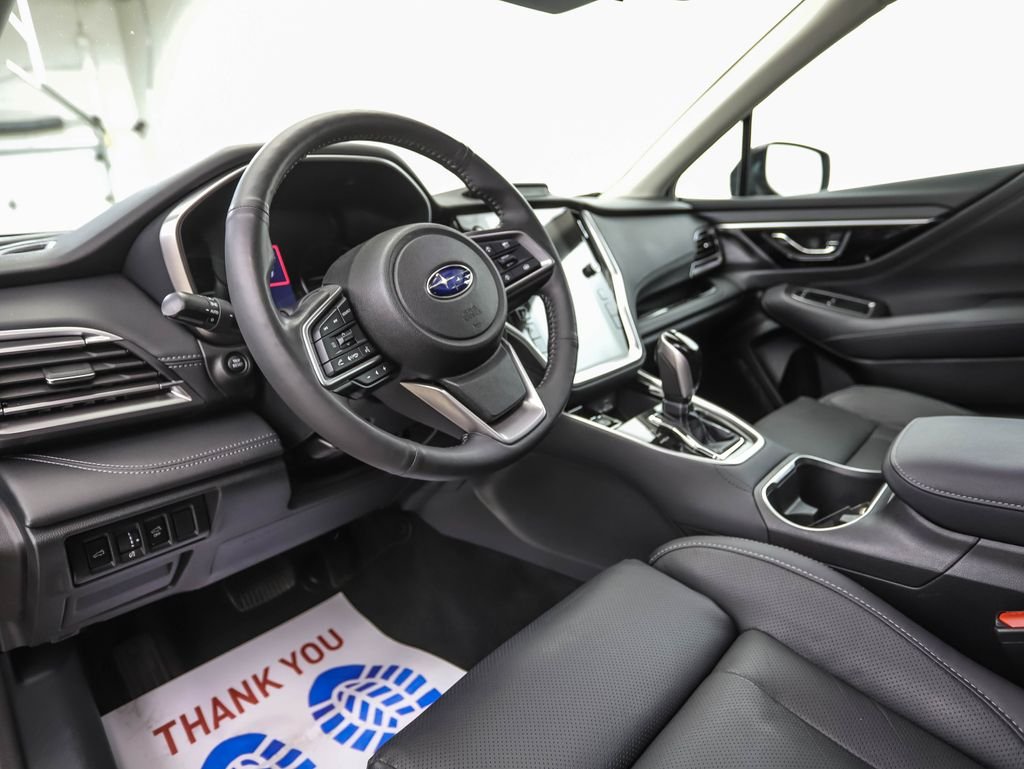 Used 2023  Subaru  image 10