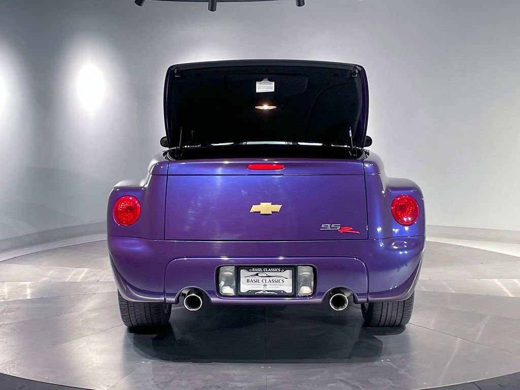 2004 Chevrolet SSR LS - Photo 38