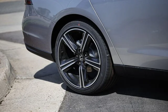 New 2026 Silver Honda SE image 16