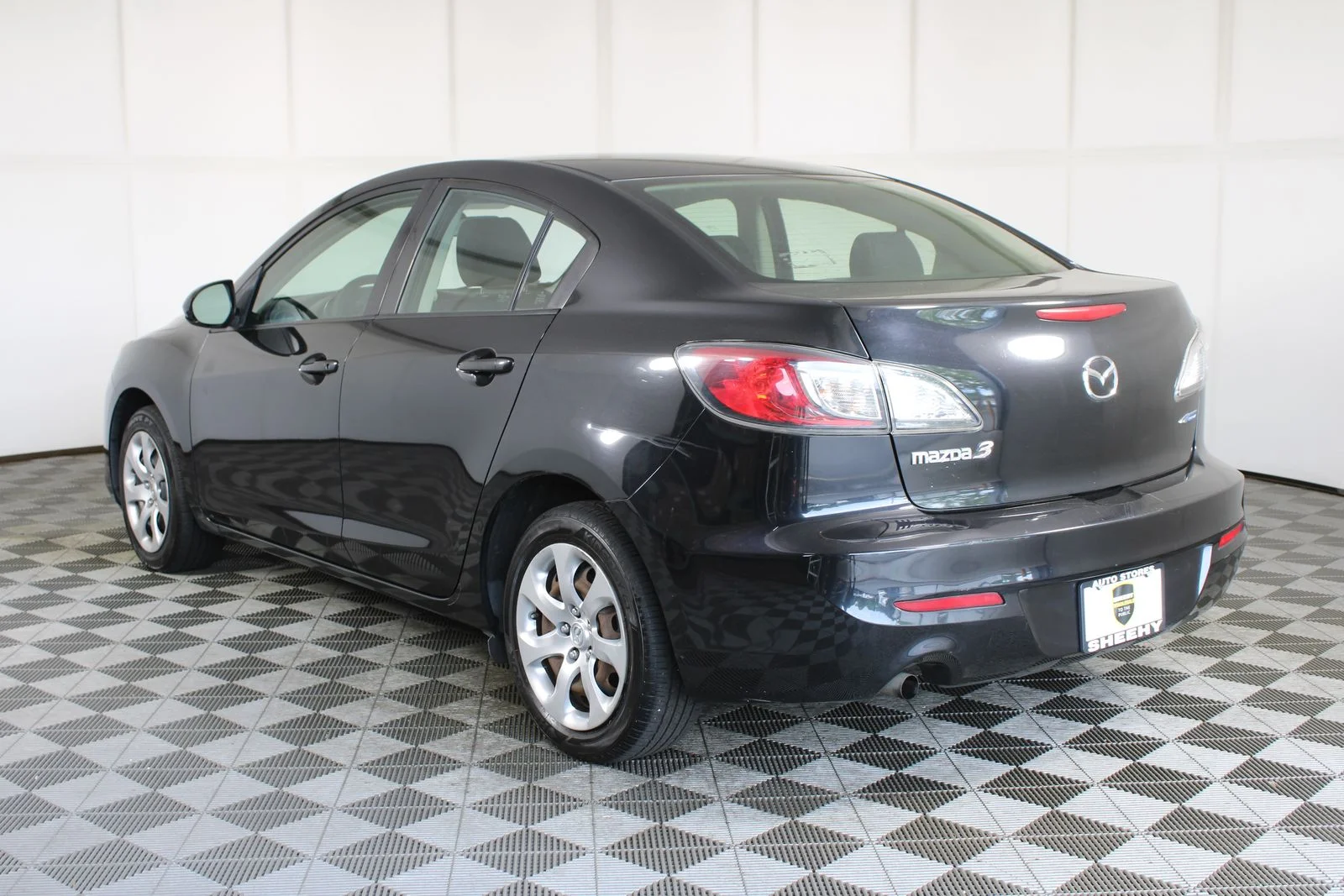 Used 2013 Black Mazda i Sport image 4