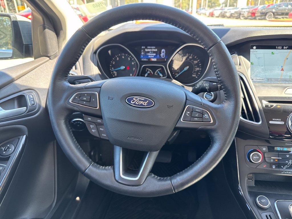 Used 2016  Ford Titanium image 18