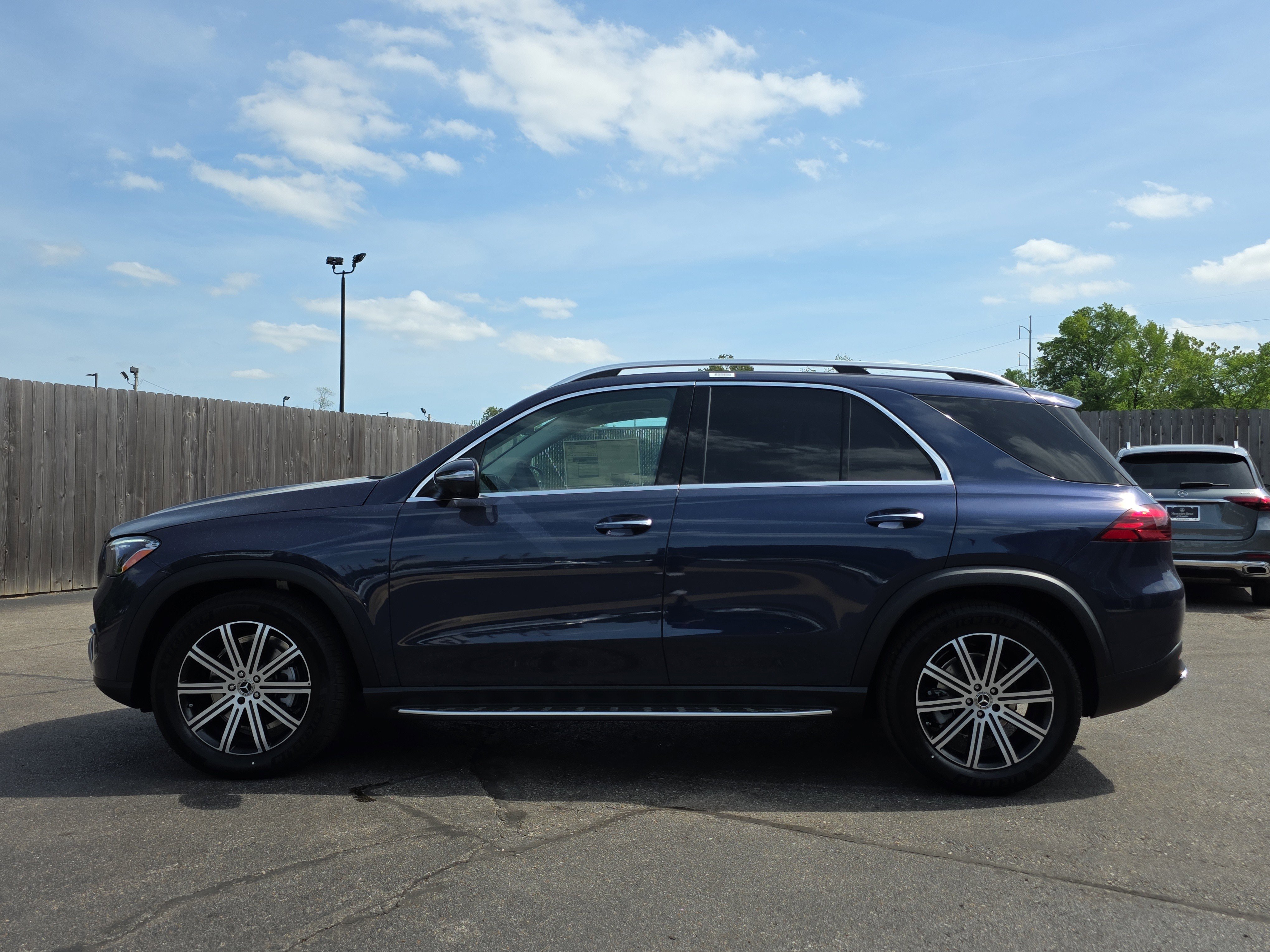 New 2026 Twilight Blue Metallic Mercedes-Benz GLE 350 image 30