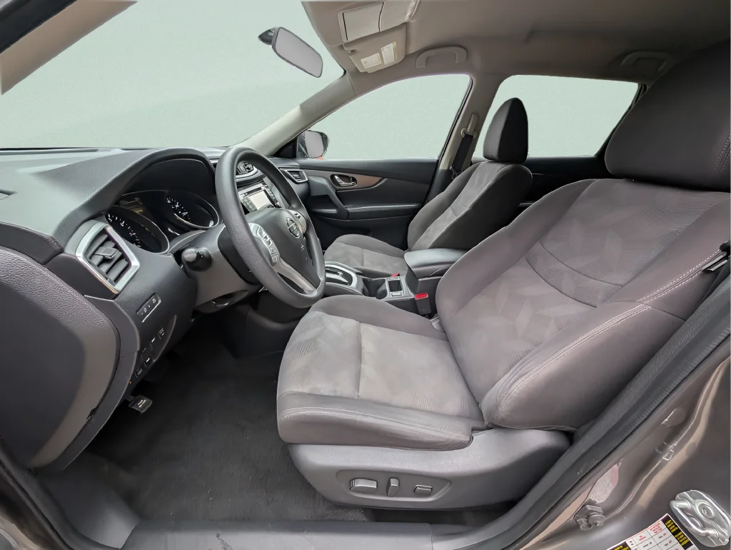 Used 2016 Gray Nissan SV image 2