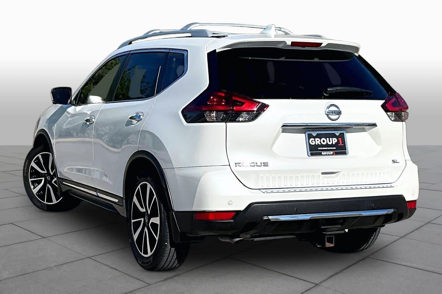 Used 2019 Pearl White Tricoat Nissan SL image 12