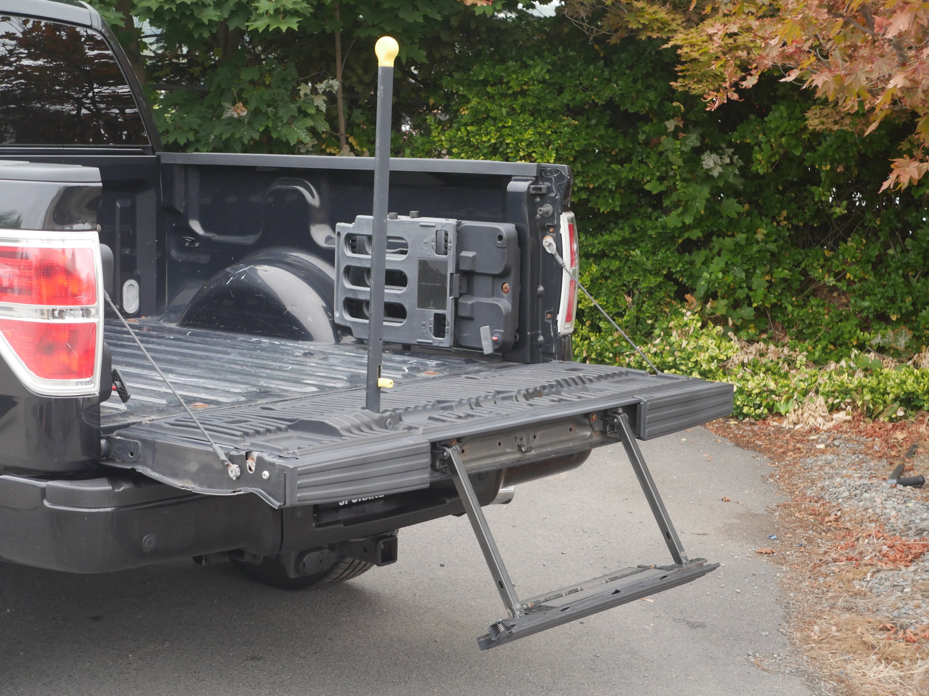 Used 2012 Tuxedo Black Metallic Ford Platinum image 29