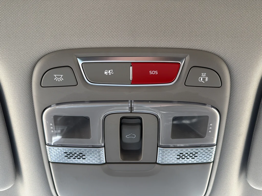 Used 2023 Black Kia EX image 28