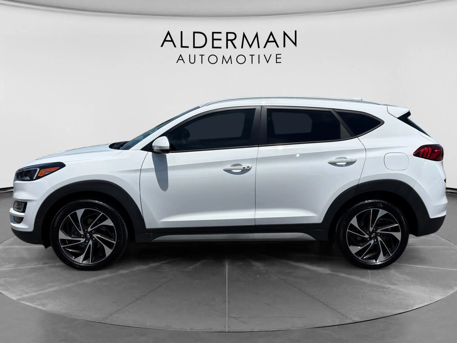 Used 2019 Dazzling White Hyundai Sport image 2
