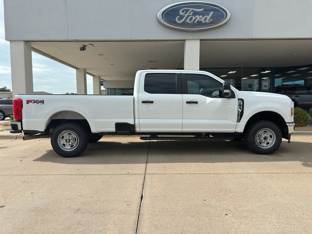 Used 2024 Oxford White Ford XL image 7