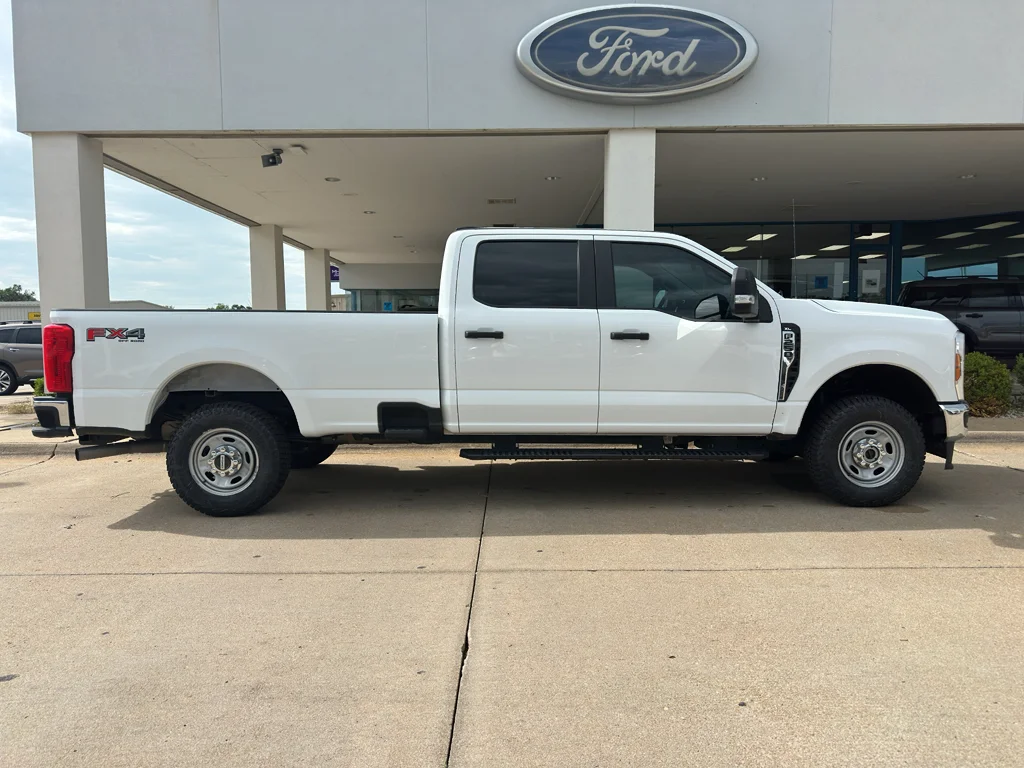 Used 2024 Oxford White Ford XL image 7