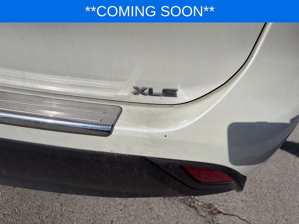 Used 2021 White Toyota XLE image 19
