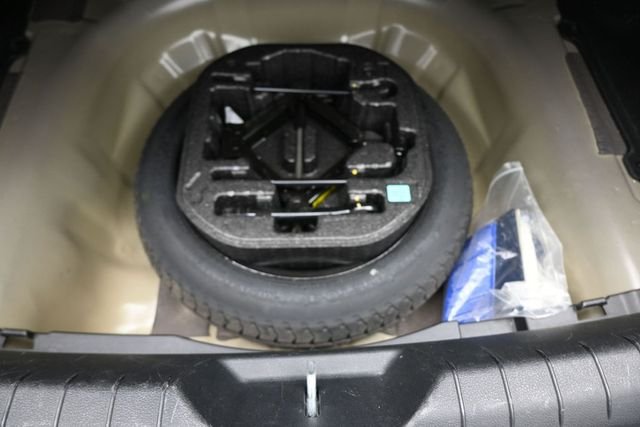 Used 2024 Gray Hyundai SEL image 14