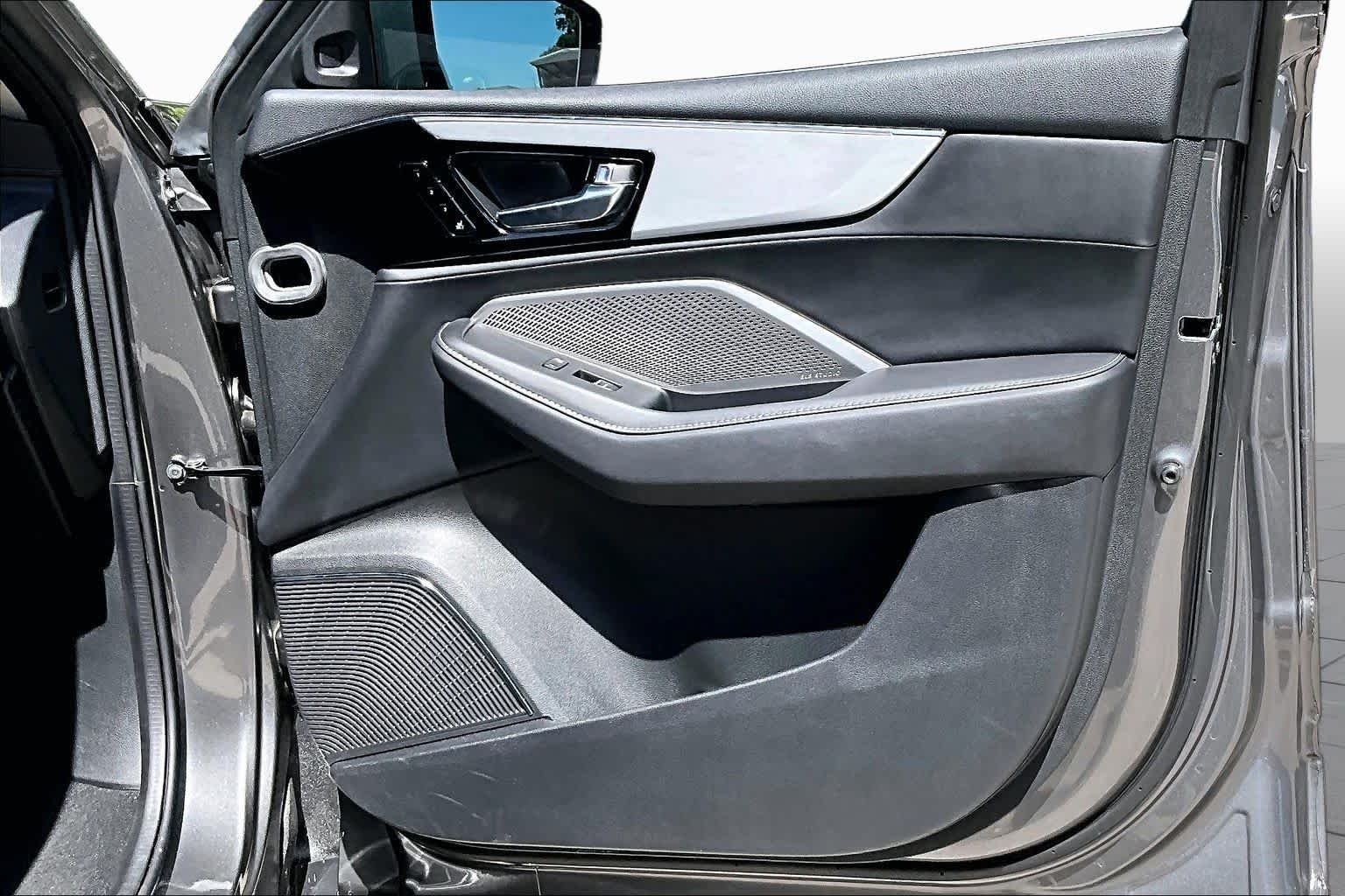 Used 2024 Liquid Carbon Metallic Acura w/Technology Package image 27