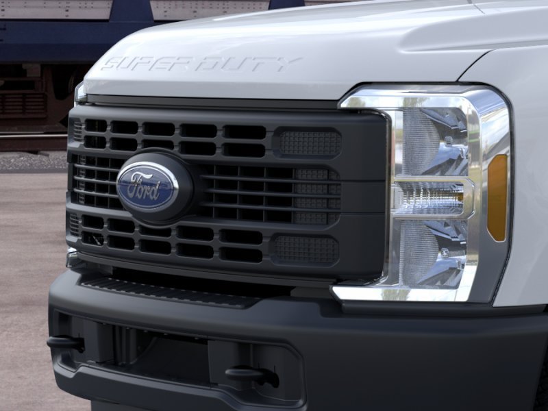New 2026 Oxford White Ford XL image 17