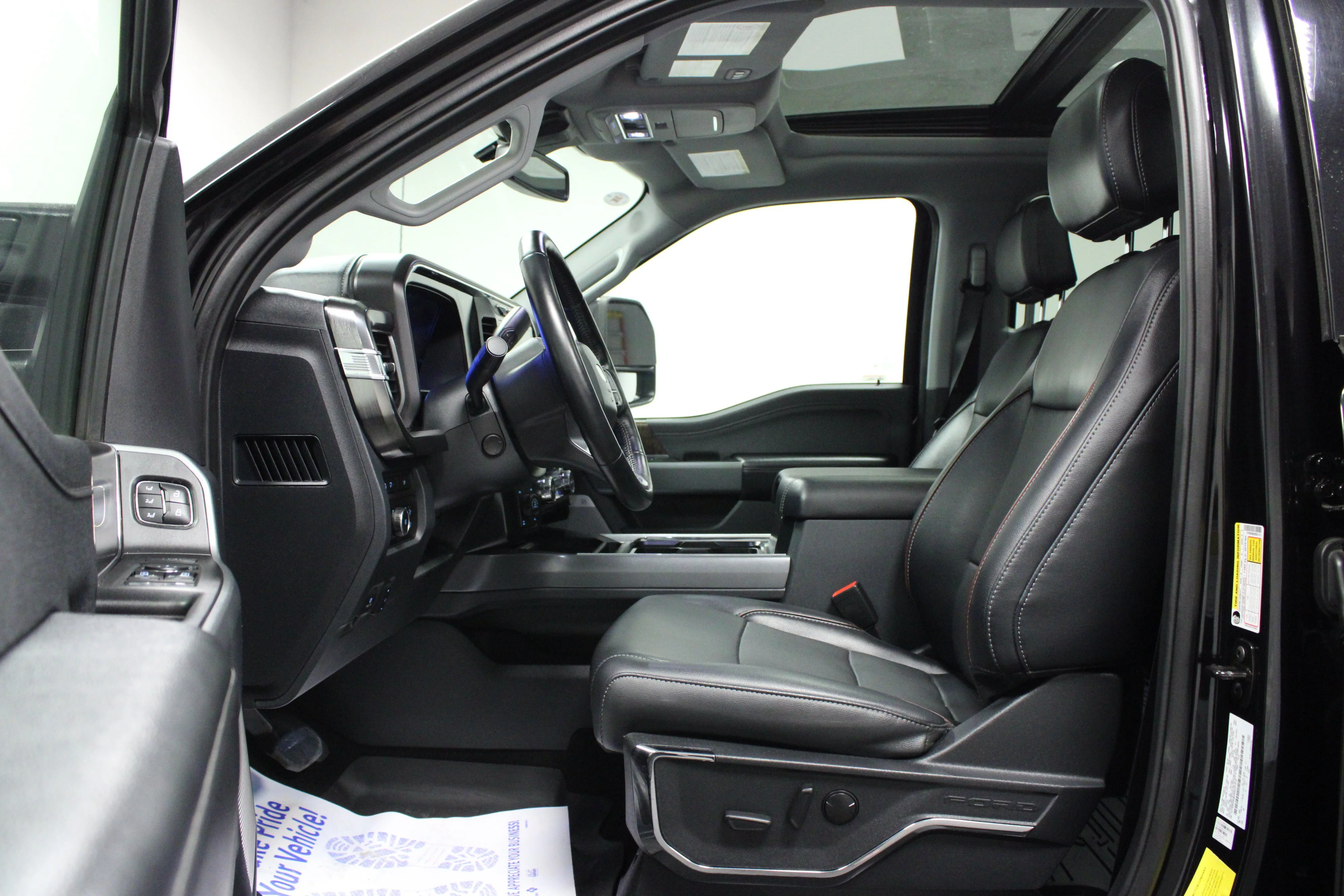 Used 2024 Agate Black Metallic Ford LARIAT image 12