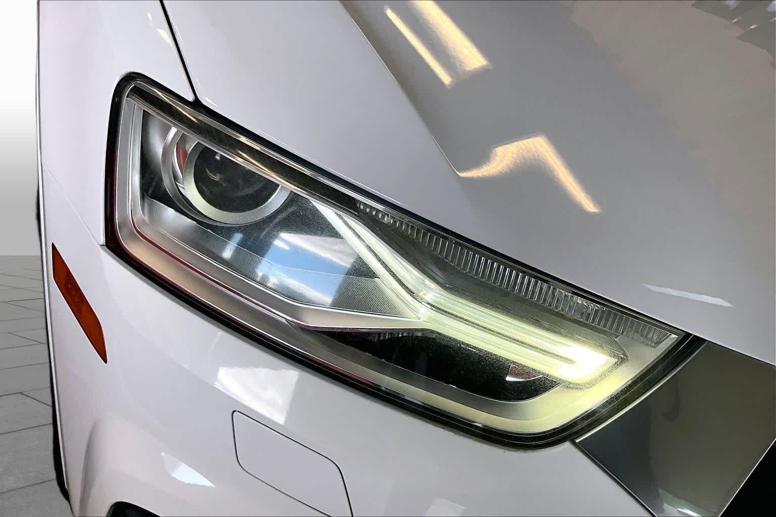 Used 2016 Glacier White Metallic Audi Premium Plus image 27