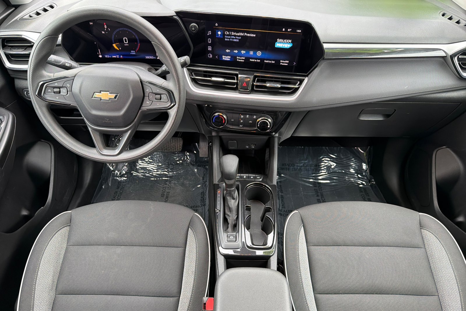 Used 2025 Summit White Chevrolet LT image 13