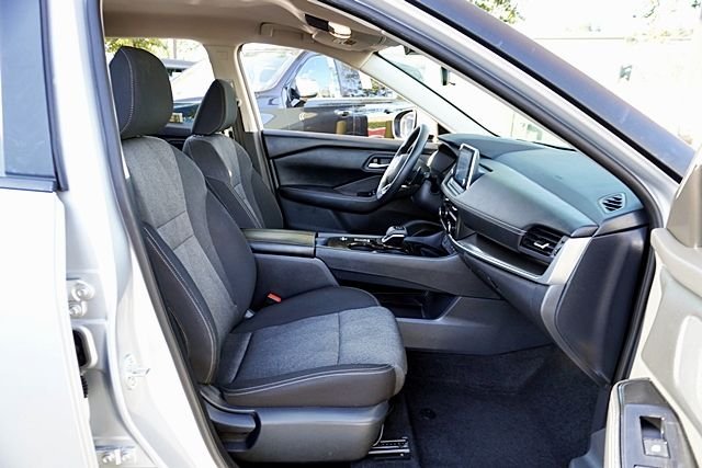 Used 2024 Silver Nissan SV image 10