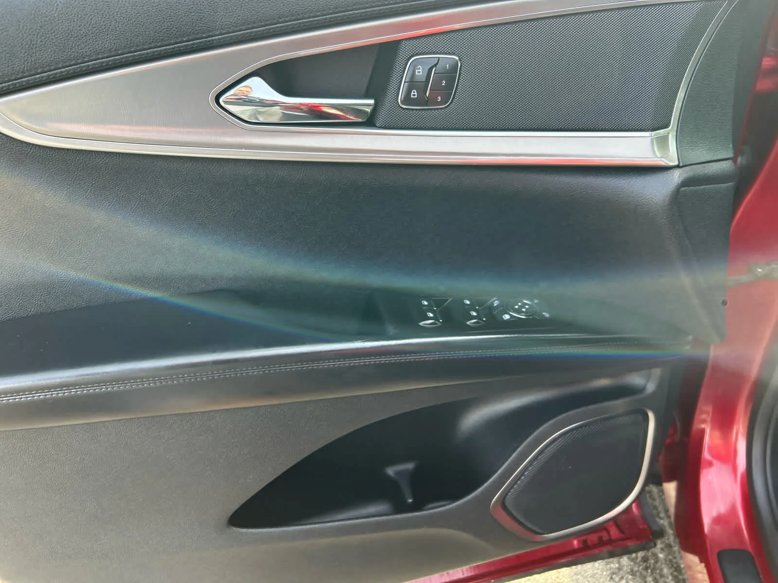 Used 2016 Ruby Red Metallic Tinted Clearcoat Lincoln Select image 10