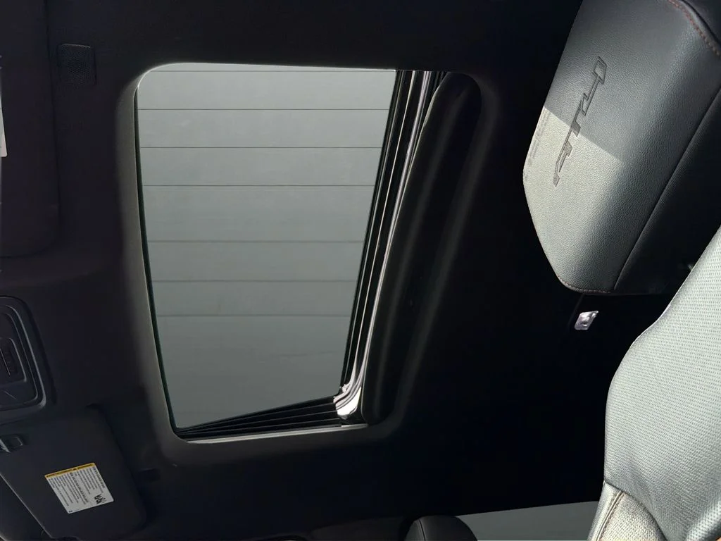 Used 2021 White GMC AT4 image 10