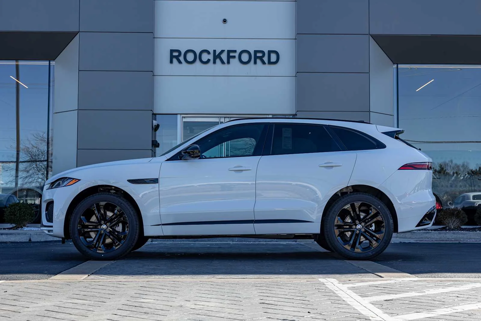 2026 Jaguar F-Pace R-Dynamic S - Photo 6