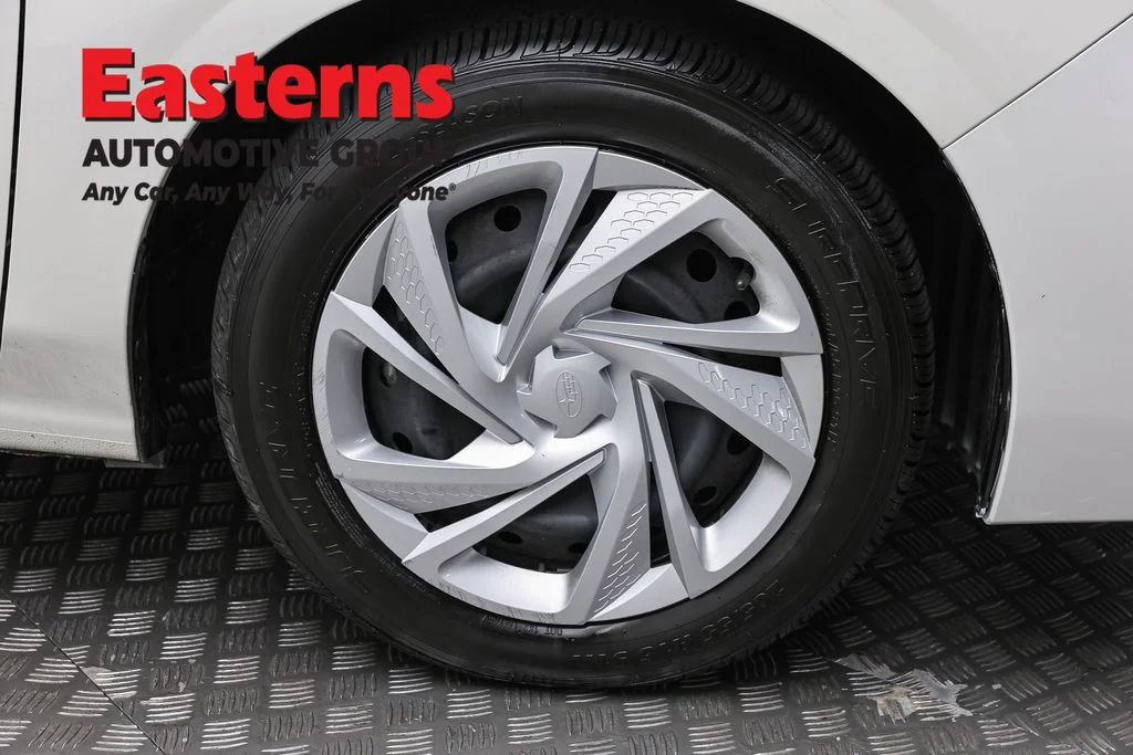Used 2024 White Subaru Base image 29
