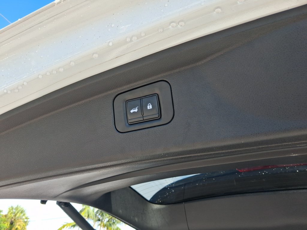Certified Used 2025 White Nissan Platinum Reserve image 15