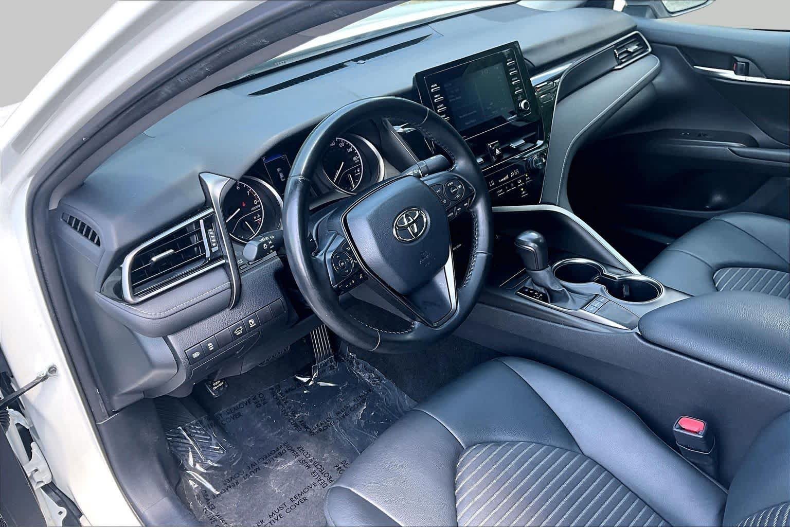 Used 2024 Ice Cap Toyota SE image 18