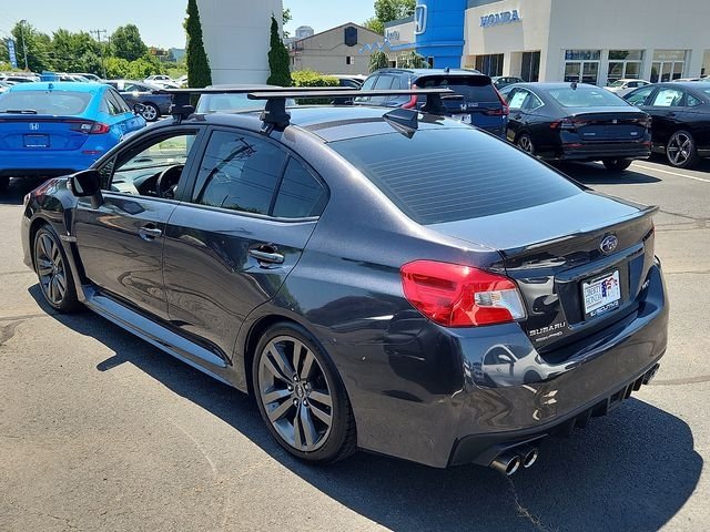 Used 2017 Dark Gray Metallic Subaru Limited image 4