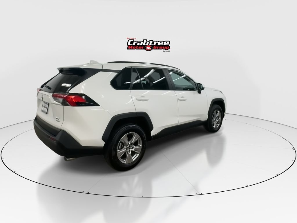 Used 2025 White Toyota XLE image 8