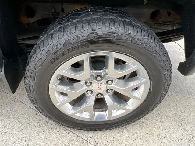 Used 2016 Silver GMC SLT image 39