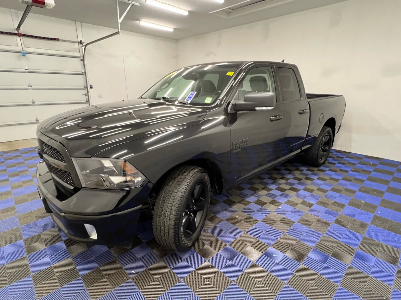 Used 2022 Diamond Black Crystal Pearlcoat Ram Warlock image 7