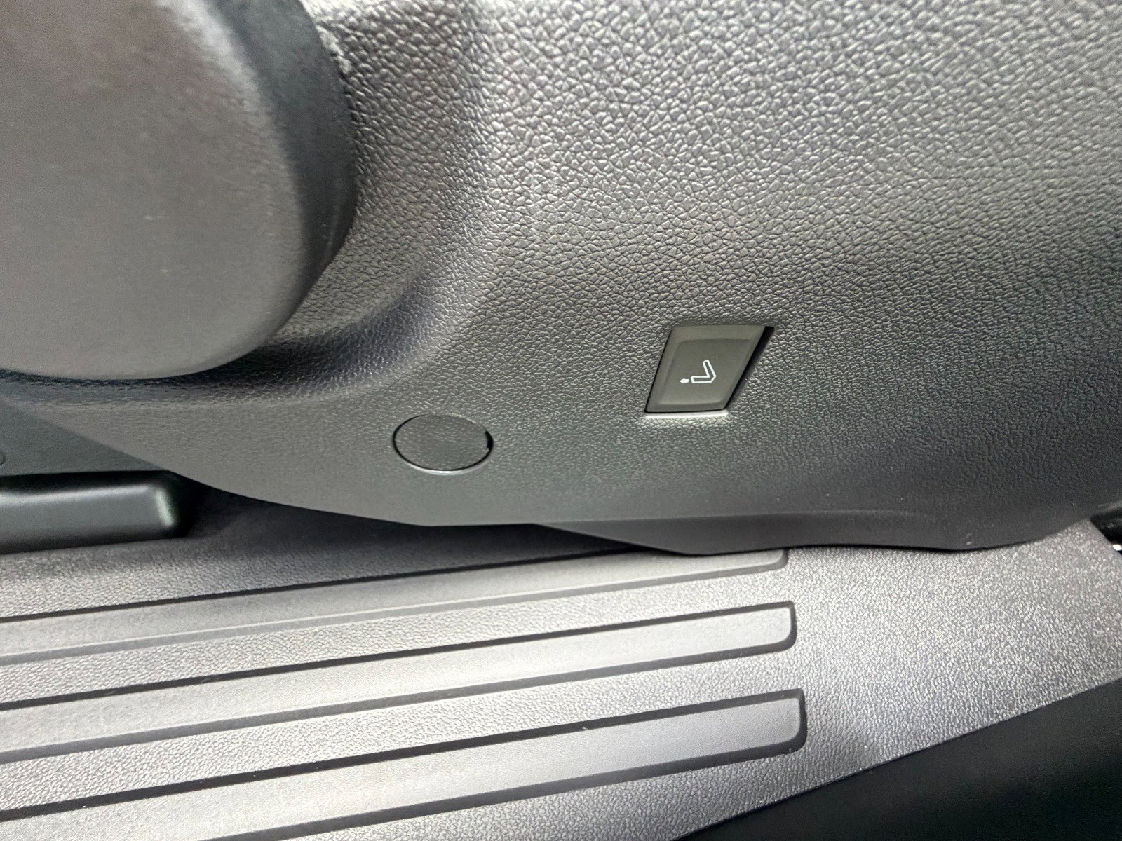 2026 GMC Acadia Denali - Photo 22