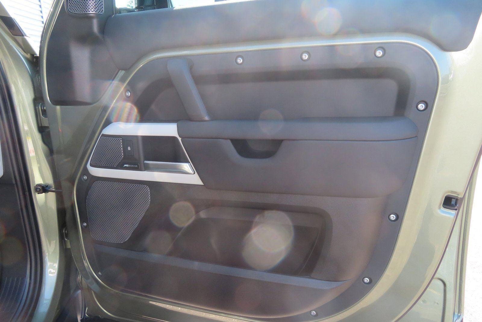 Used 2024 Pangea Green Metallic Land Rover S image 28