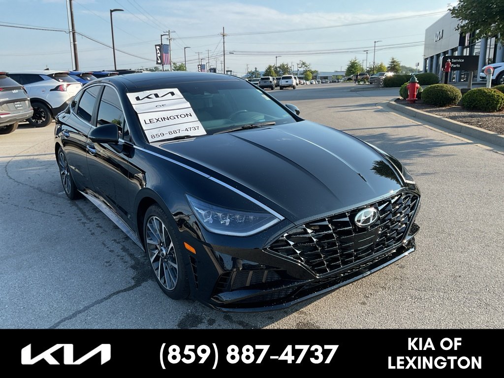 Used 2023 Onyx Black Hyundai Limited image 1