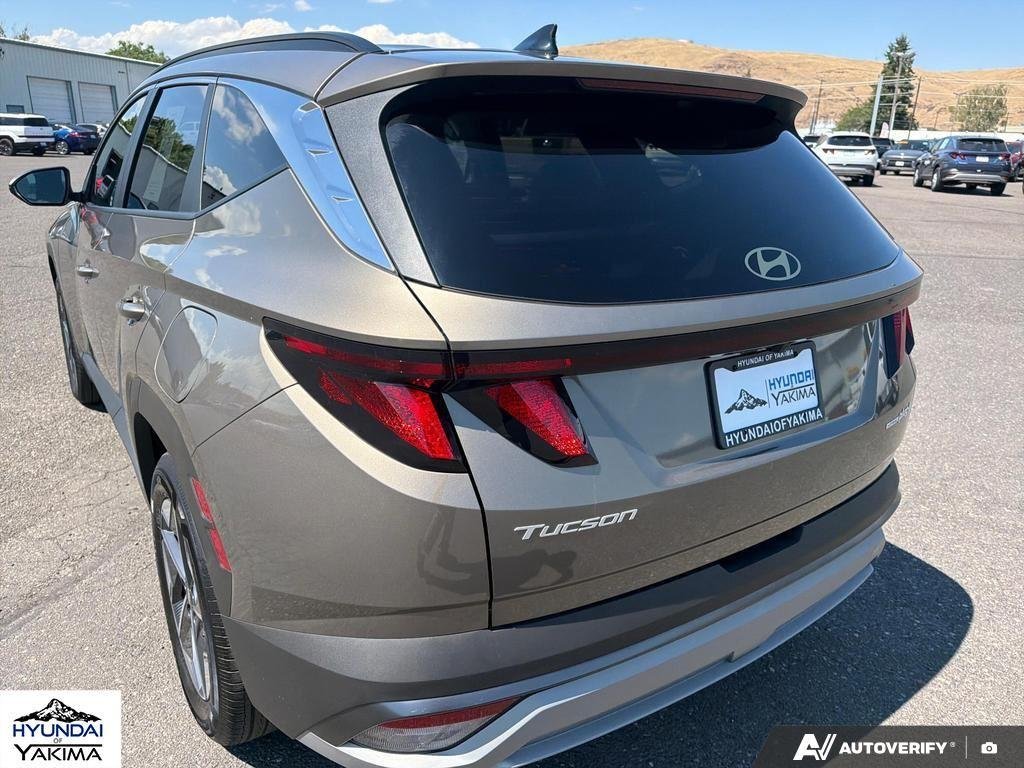 Certified Used 2025 Cashmere Bronze Hyundai SEL image 11
