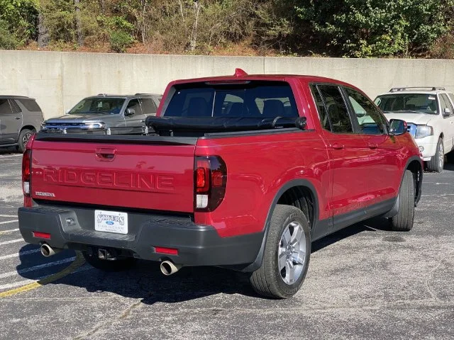 Certified Used 2025 Radiant Red Metallic II Honda RTL image 3