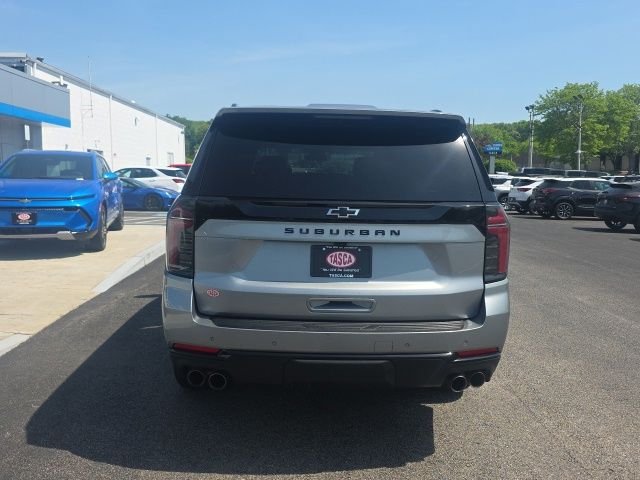 Used 2025 Gray Chevrolet Z71 image 4