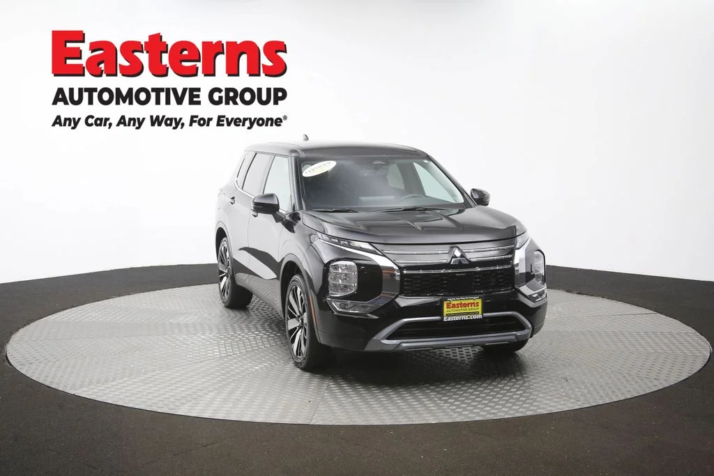 Used 2025 Black Mitsubishi SE image 52