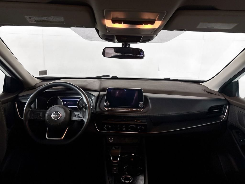 Used 2023 Glacier White Nissan S image 12