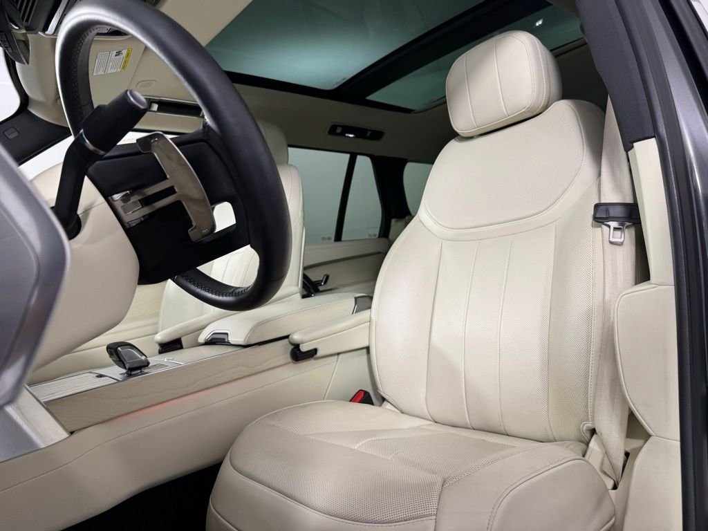 Used 2024 Carpathian Gray Premium Metallic Land Rover SE image 14