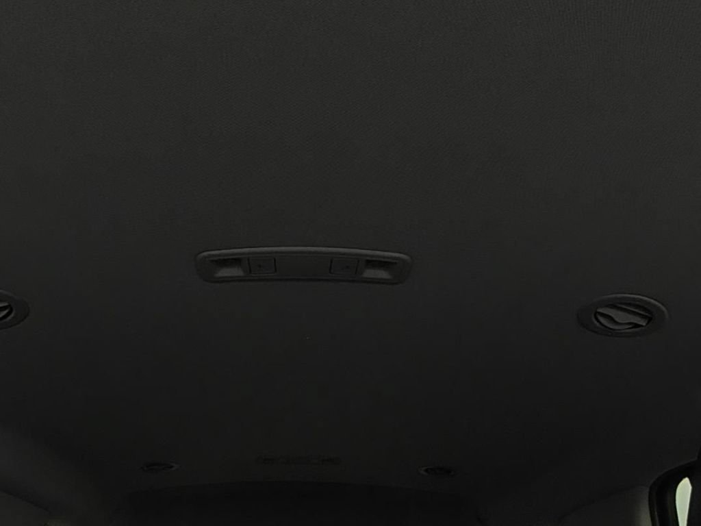 Used 2020 SUMMIT WHITE Chevrolet LT image 17