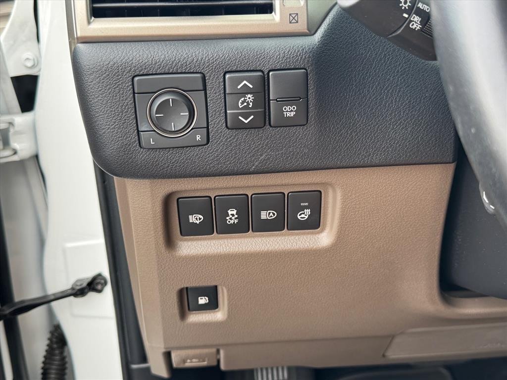 Used 2021 Starfire Pearl Lexus 460 Premium image 23