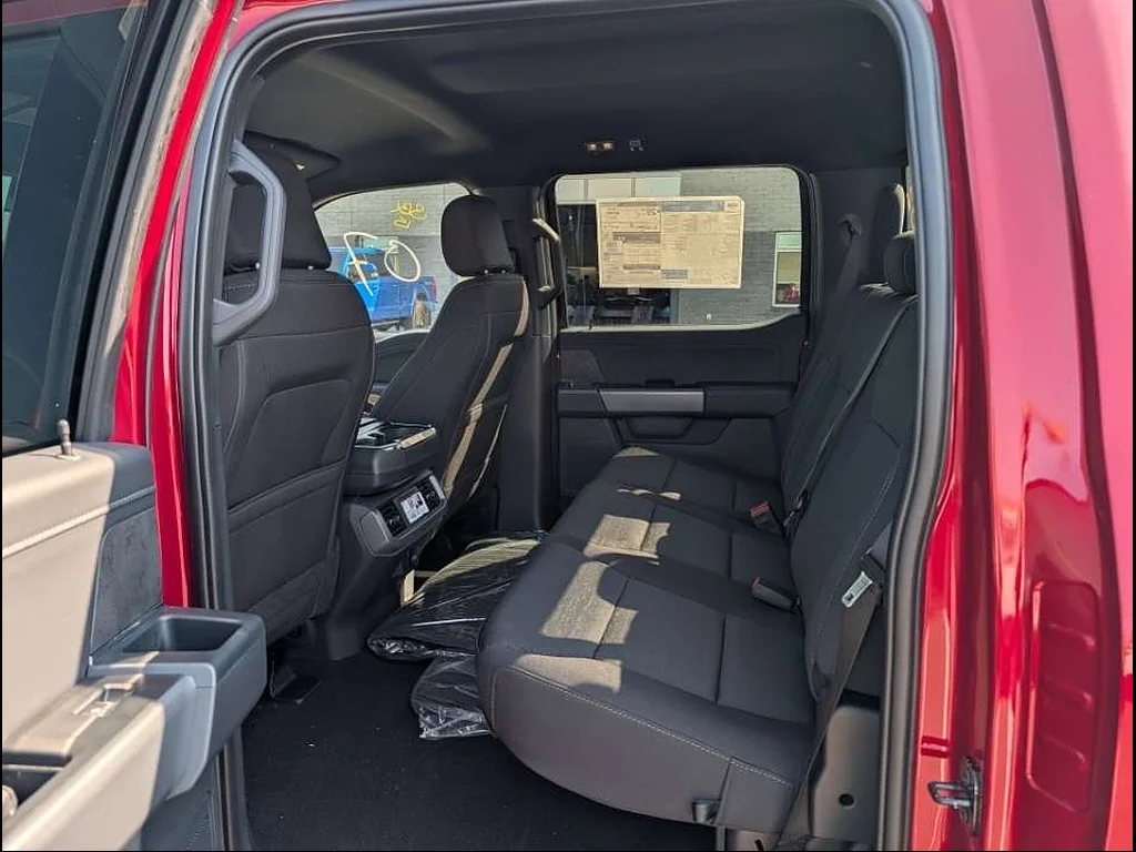 New 2026 Ruby Red Metallic Tinted Clearcoat Ford XLT image 6